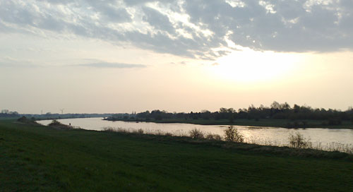 Sonnenaufgang über der Weser
