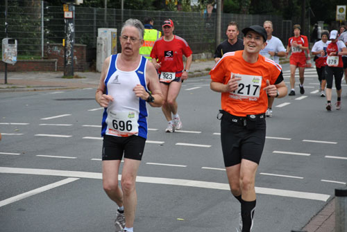 Lächelnder Marathon-Läufer