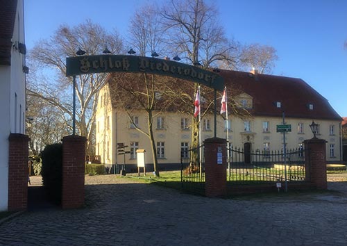Eingang Schloss Diedersdorf