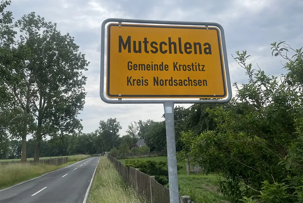Ortsschild Mutschlena, Gemeinde Krostitz, Kreis Nordsachsen