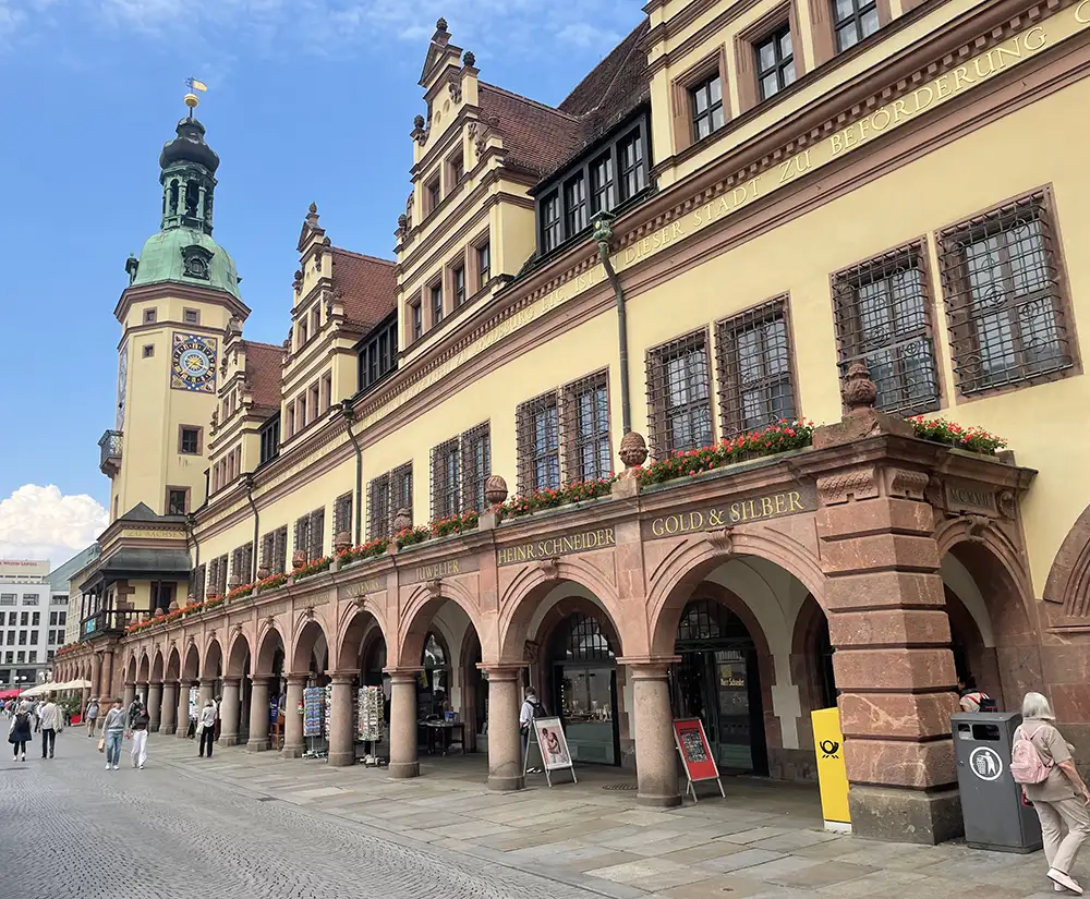 Rathaus Leipzig mit Arkaden