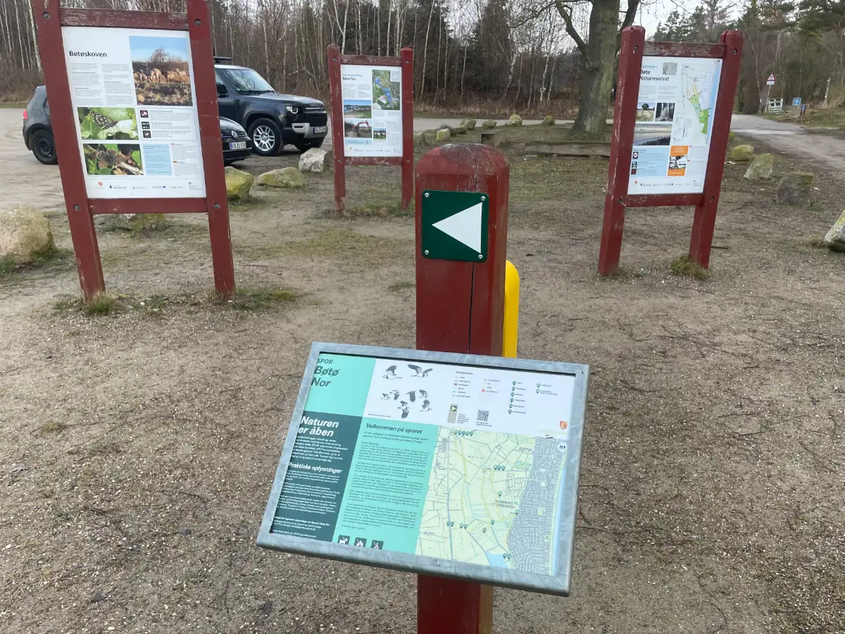 Informationstafeln zum Bøtøskoven