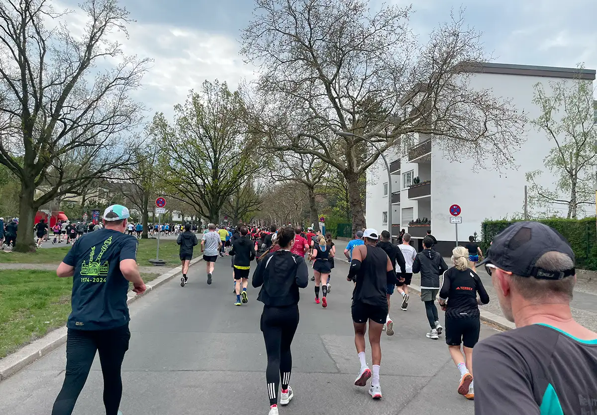 Läufer auf einer Straße