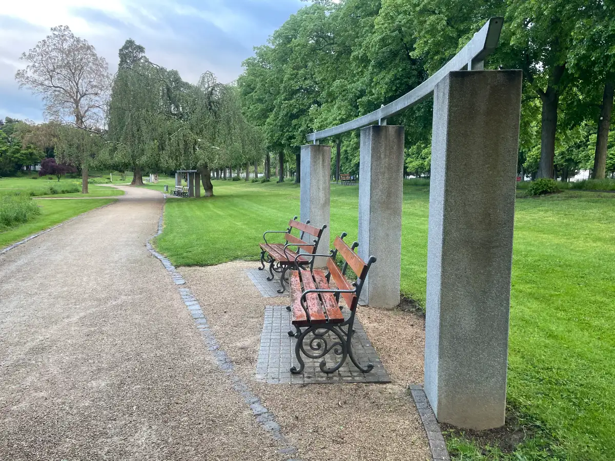 Parkbänke im Kurpark