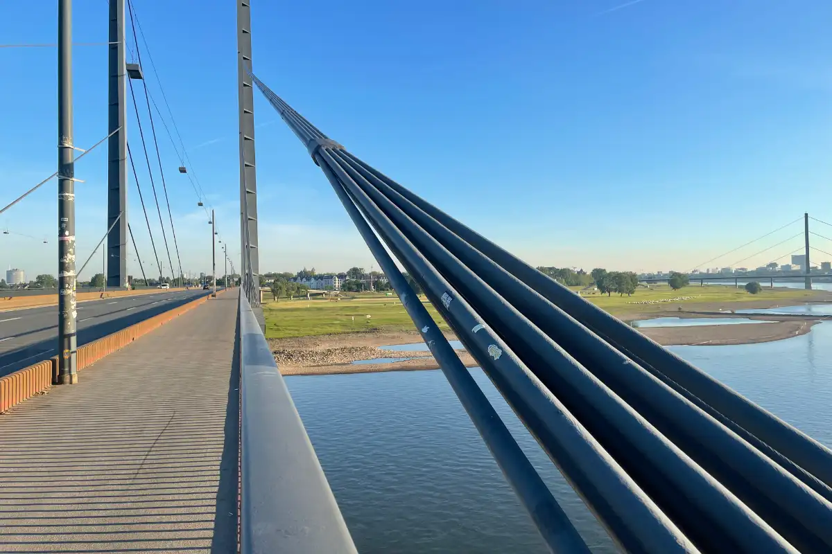 Detail der Rheinkniebrücke