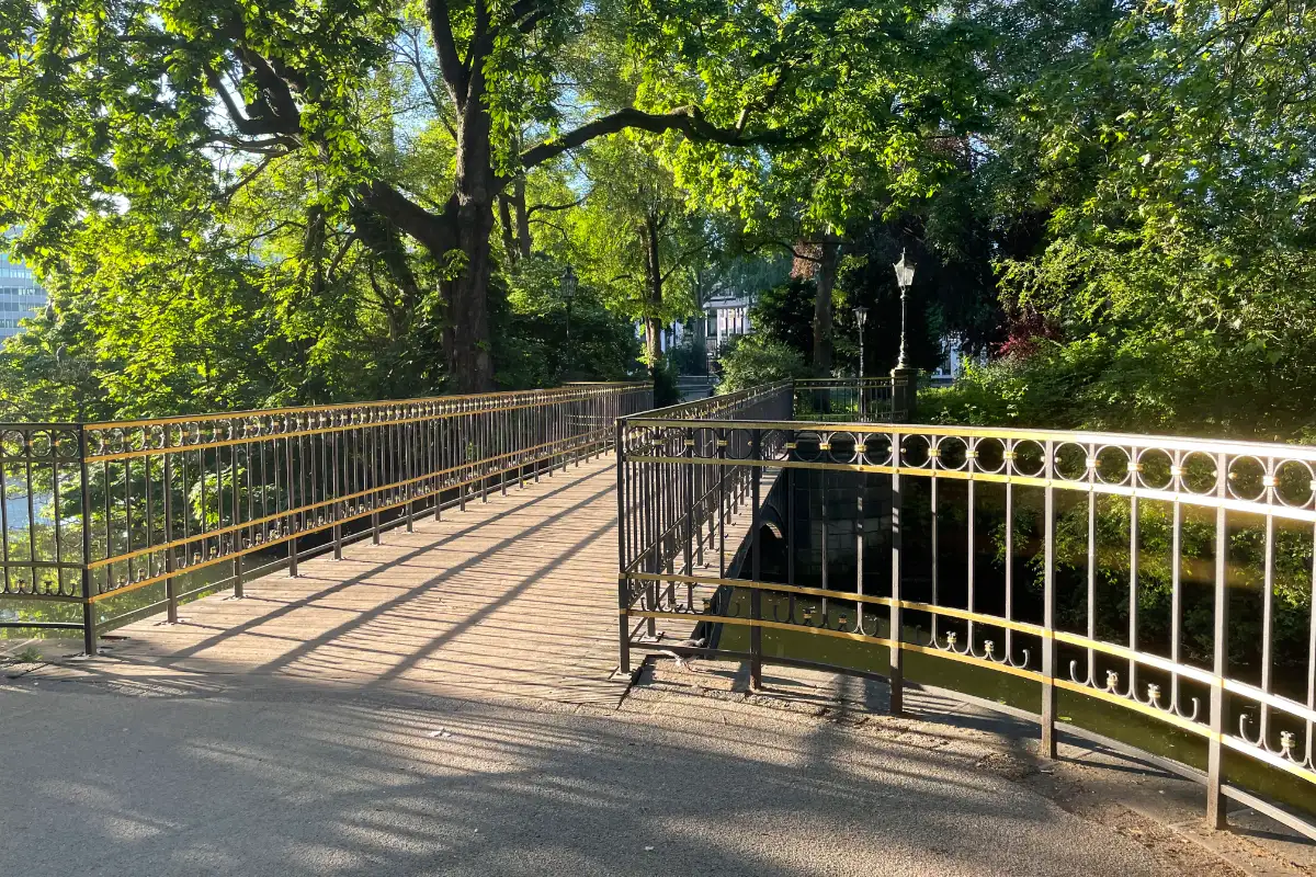 Goldene Brücke im Hofgarten